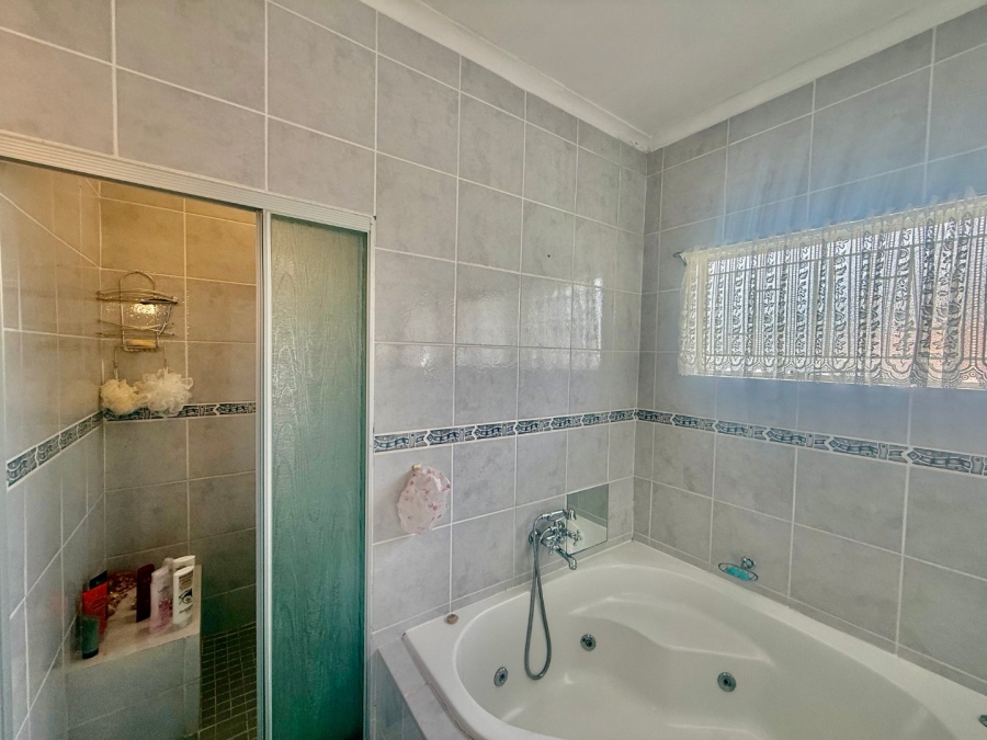 To Let 4 Bedroom Property for Rent in Schoemansville North West